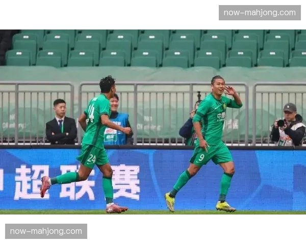 北京国安主场负于成都蓉城 张玉宁破门难阻逆转失利